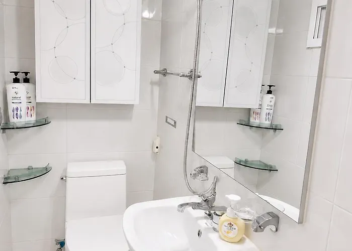 3 Bedrooms Family With 2 Bathrooms And Washer, Dryer Seúl