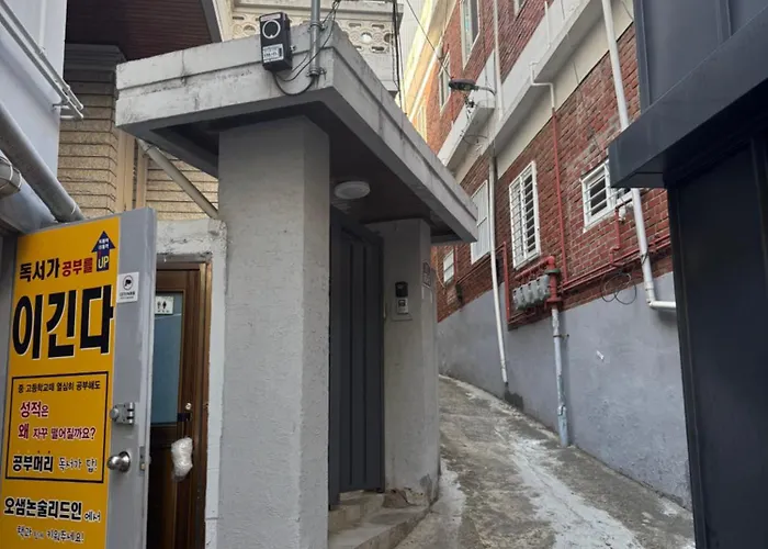 Villa 3 Bedrooms Family With 2 Bathrooms And Washer, Dryer